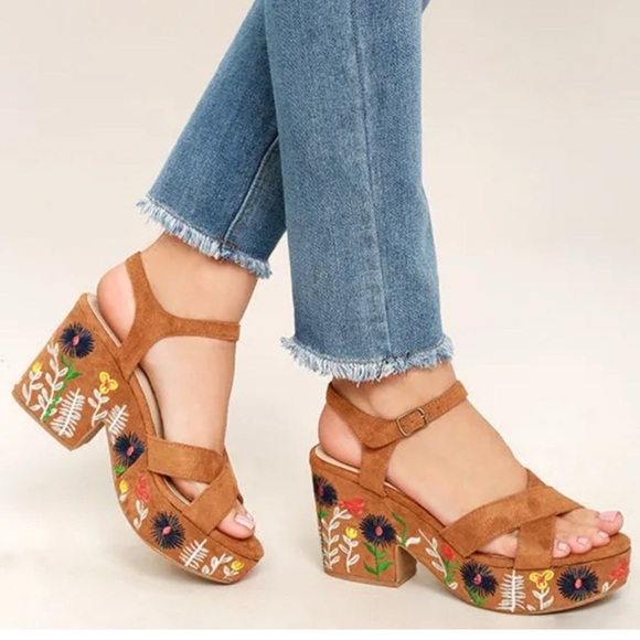 Coconuts by Matisse Tan Platform Sandals with Floral Embroidery - Picture 1 of 8